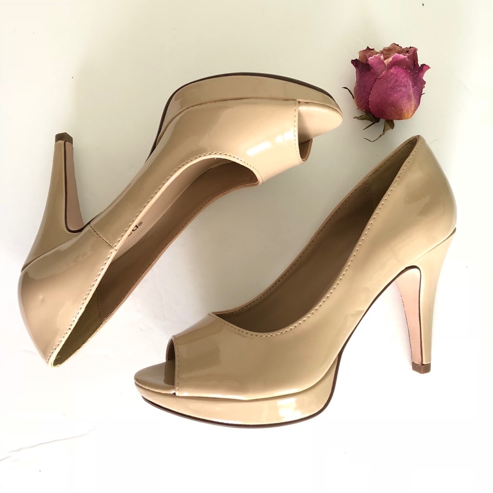 ❤️Nude peeptoe heels